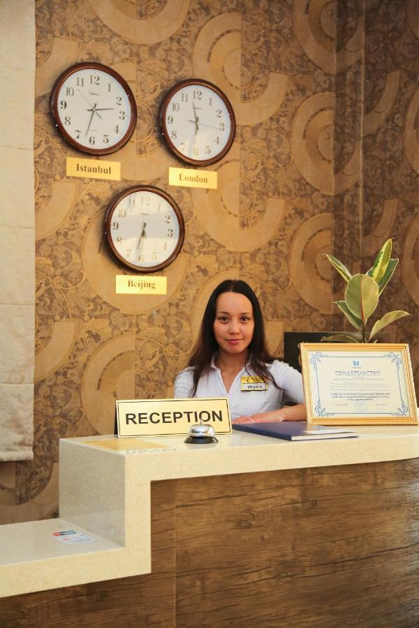Golden Palace Hotel Almaty Exterior foto